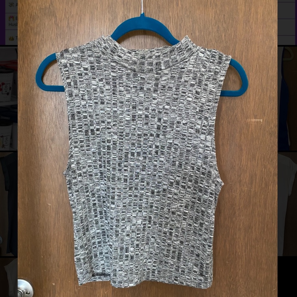 Express Sleeveless Turtle Neck